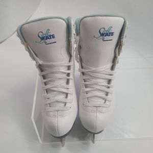 Soft Skate by Jackson Youth Size 4 Ice Skates